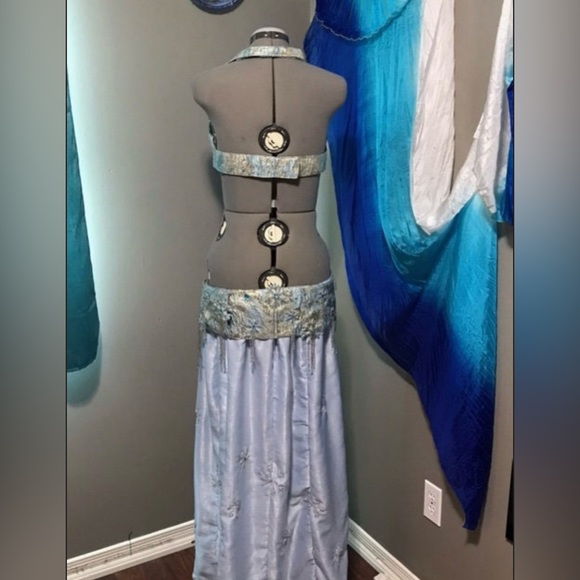Hand made Belly Dance Costume 36B. 3 piece. Blue and Silver Snowflakes - Picture 2 of 9